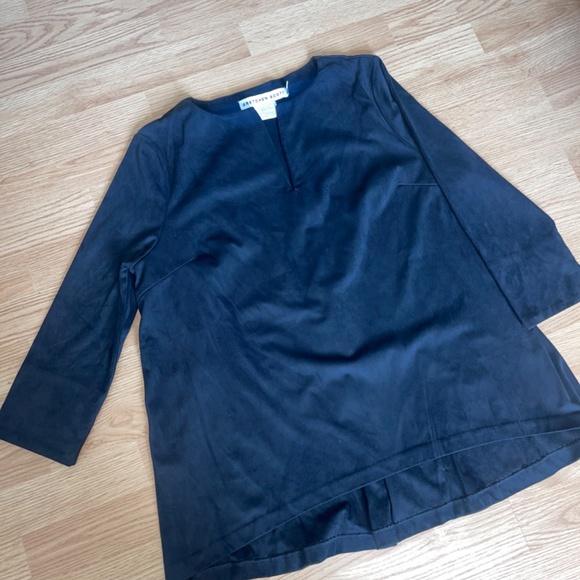 EUC Gretchen Scott Black Ultra Suede Swing Top Size Medium - Picture 4 of 8